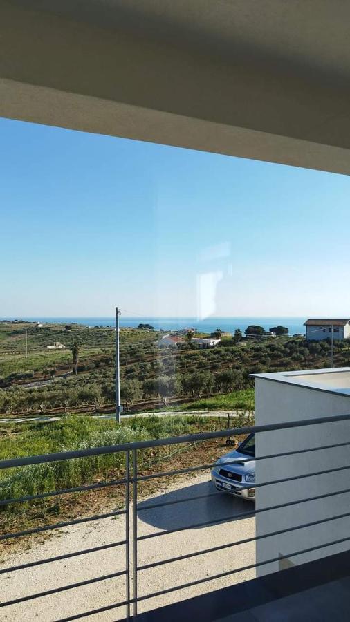 La Dama Bianca Bovo Marina Hotel Montallegro Buitenkant foto